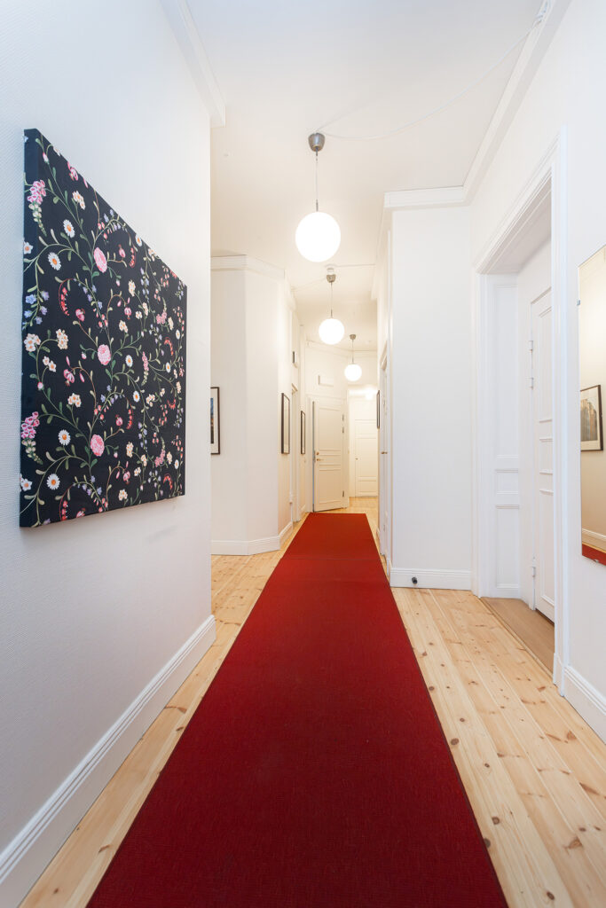 Foajé på mottagning för traumtaterapi och PTSD-behandling i Stockholm.