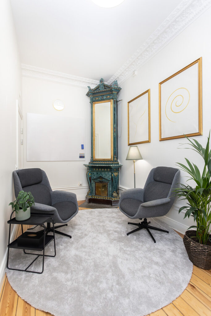 Behandlingsrum för behandling av PTSD och trauma i Stockholm.